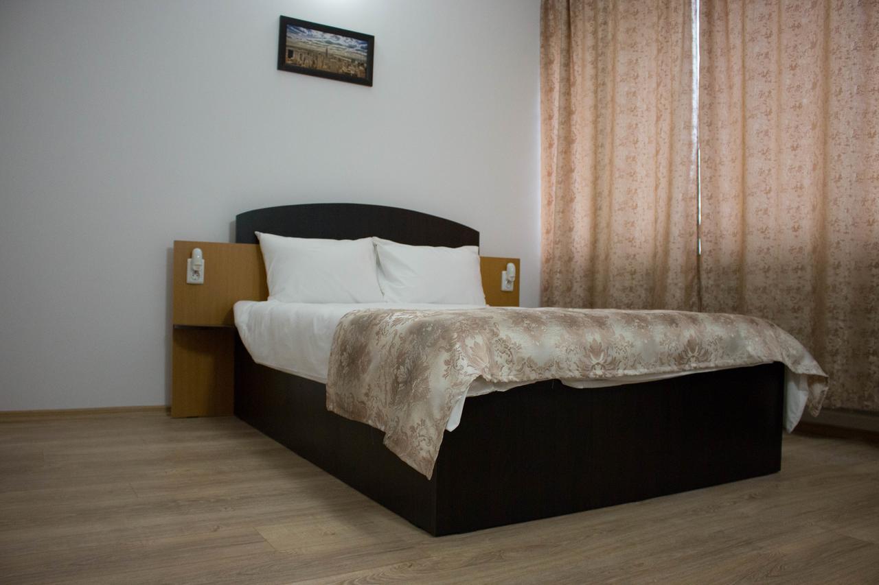 Rent Room N&S Яссы Экстерьер фото