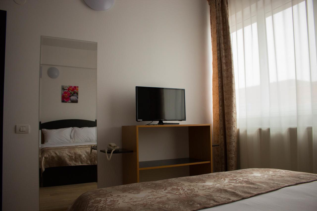 Rent Room N&S Яссы Экстерьер фото